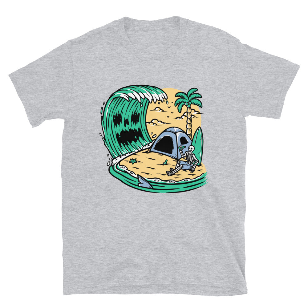 Totenkopf-Camping am Strand. Passgenaues Unisex-Softstyle-T-Shirt