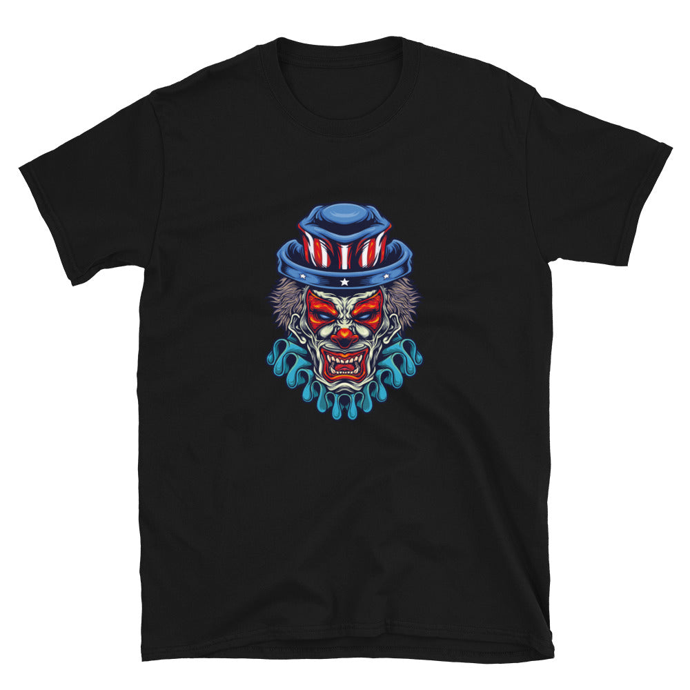 Gruseliger Clown mit Hut der amerikanischen Flagge. Unisex-Softstyle-T-Shirt