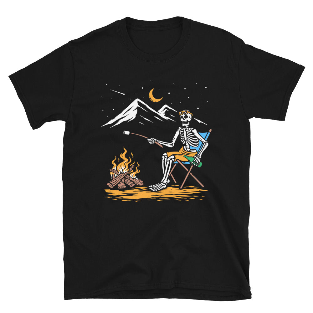 Entspannen am Lagerfeuer. Fit Unisex Softstyle T-Shirt