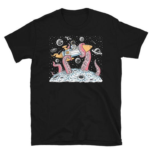 Monstruos atacan astronauta cohete en el espacio Fit Unisex Softstyle camiseta