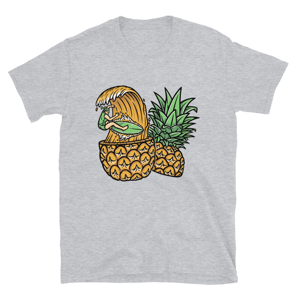 Surfen in Ananas Fit Unisex Softstyle T-Shirt