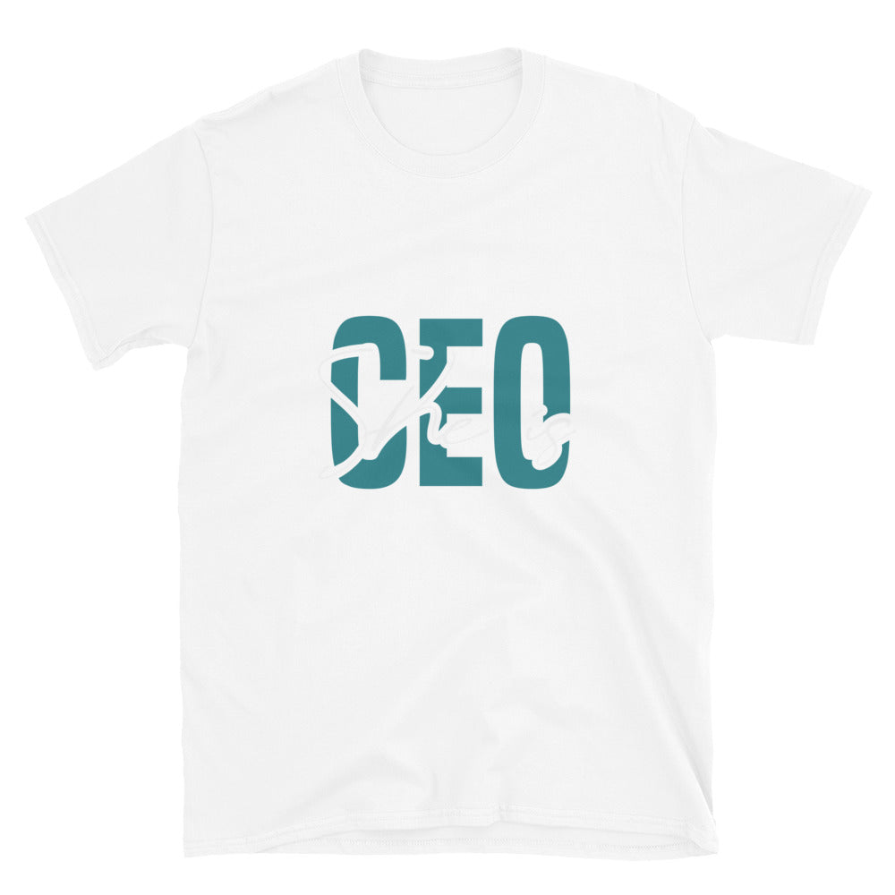 Sie ist CEO Fit Unisex Softstyle T-Shirt