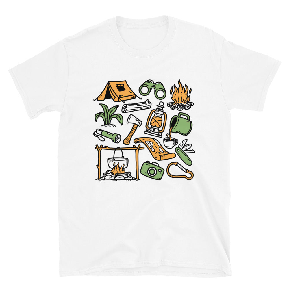 Conjunto de elementos de camping al aire libre dibujados a mano Fit Camiseta unisex Softstyle