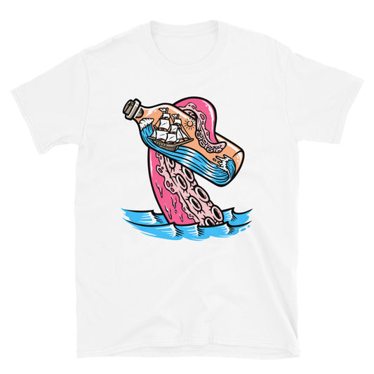 Velero en botella y ataque de pulpo gigante Fit Camiseta unisex Softstyle