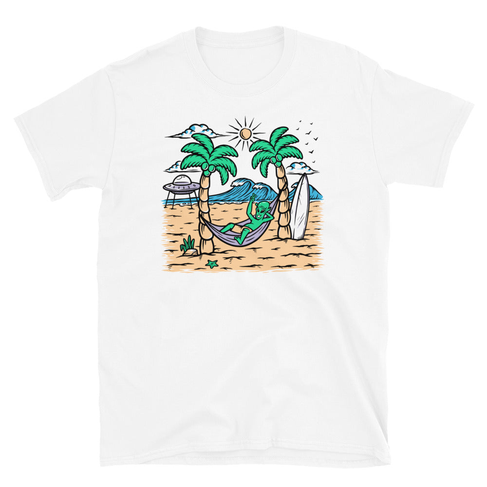 Alien Chilling on the Beach - Fit Unisex Softstyle T-Shirt